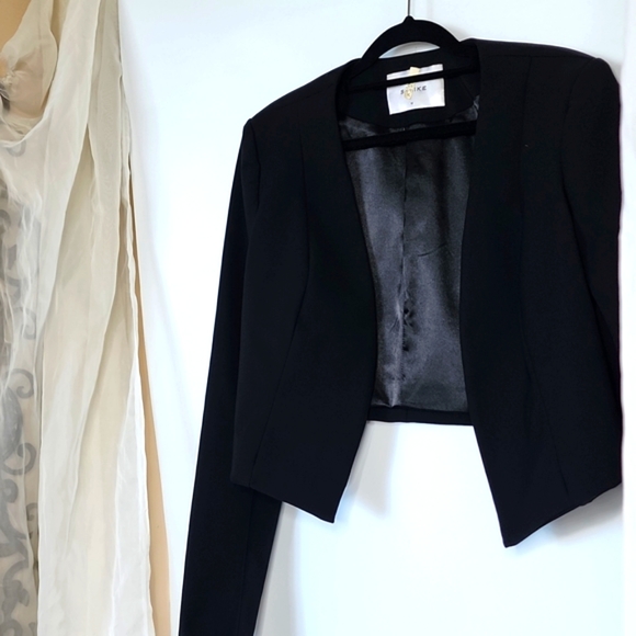 NWOT Sheike size 12 black cropped blazer - Picture 5 of 10